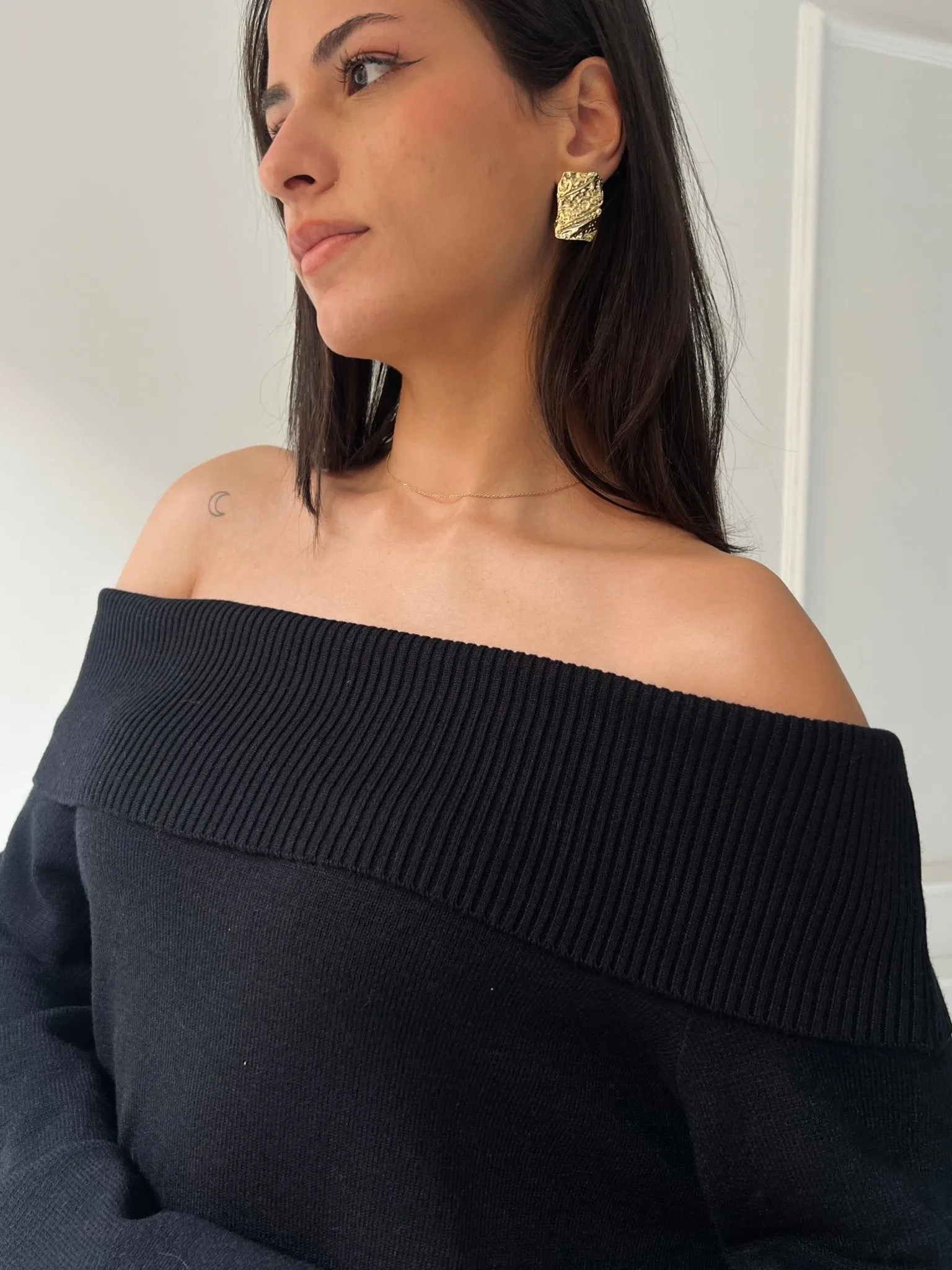 Black Off Shoulder Lantern Sleeve Dress