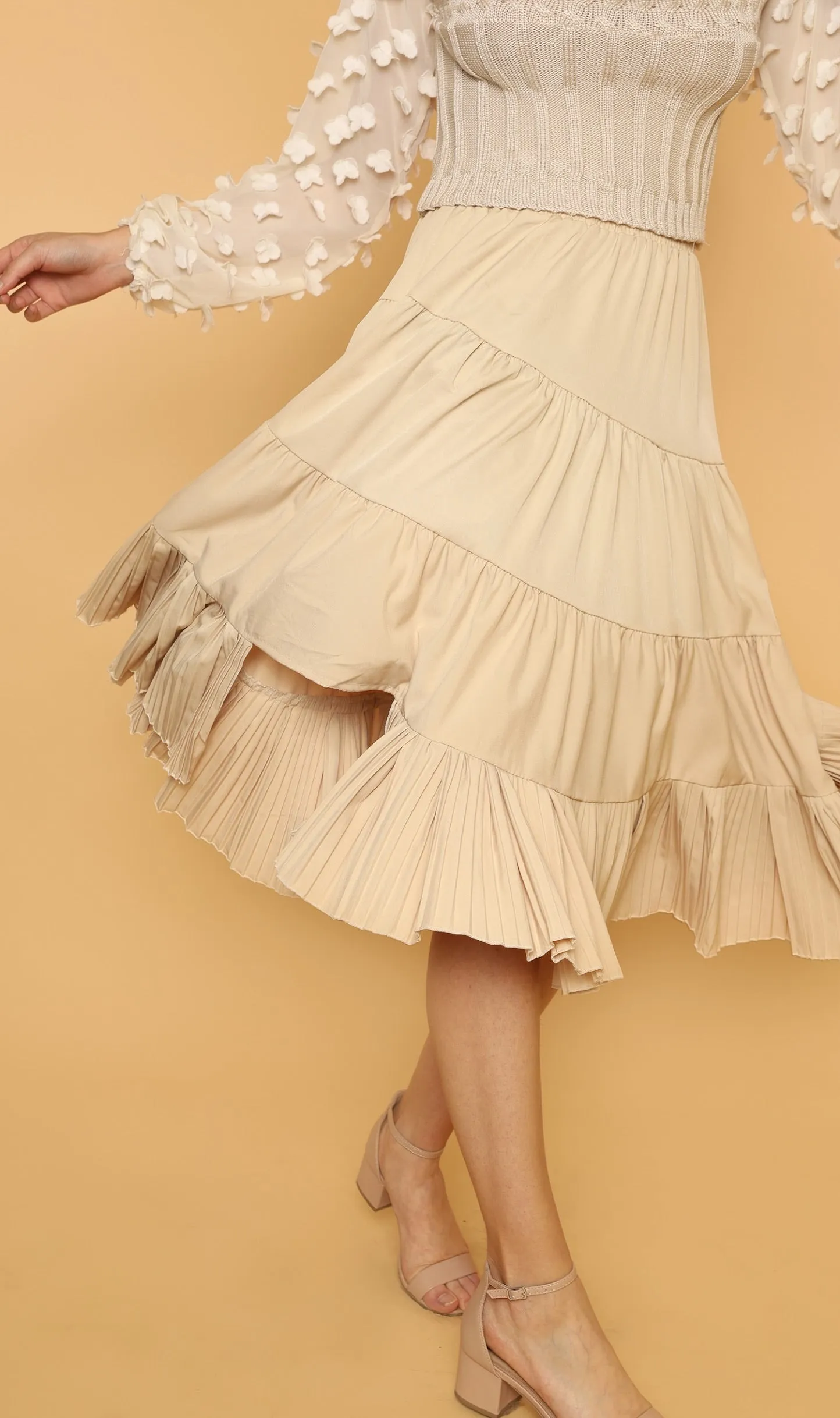SUKI Tiered Midi Skirt (Light Beige)
