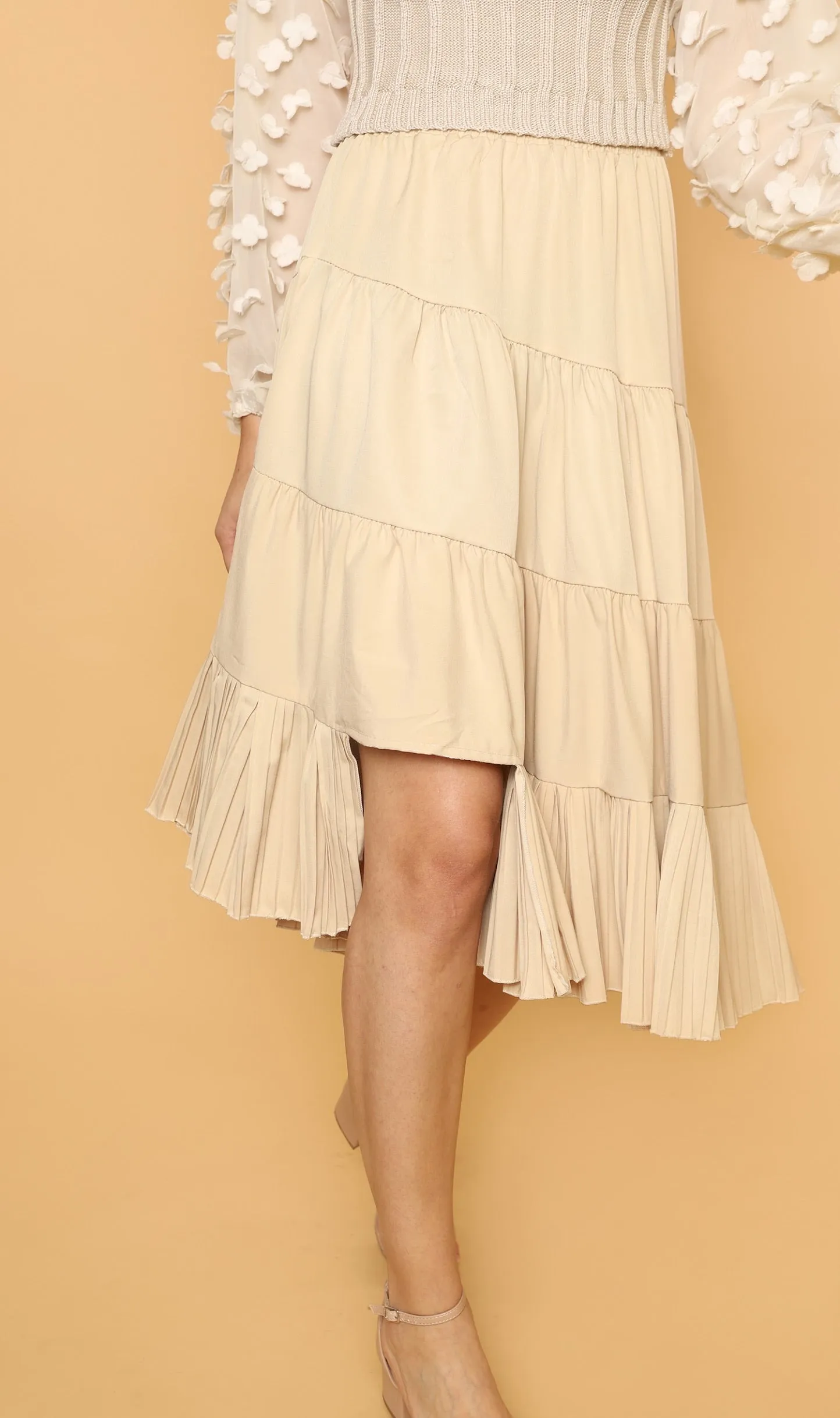 SUKI Tiered Midi Skirt (Light Beige)